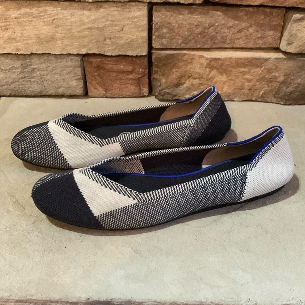 Rothy’s sz 8 black and grey patterned loafers